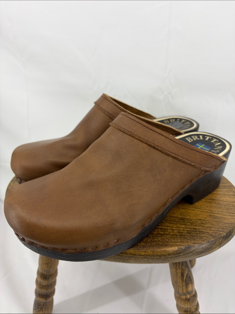 Brittany by Sven Clogs Traditional Camel Brown Leather Rubber Sole, Womens sz 43